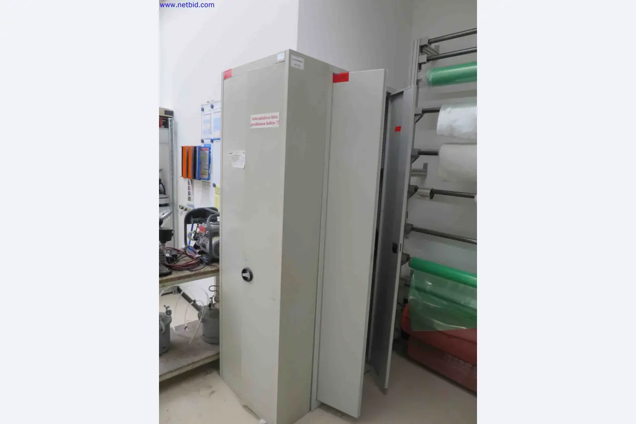 Máquinas CNC en buen estado para la fabricación de componentes metálicos de precisión-1