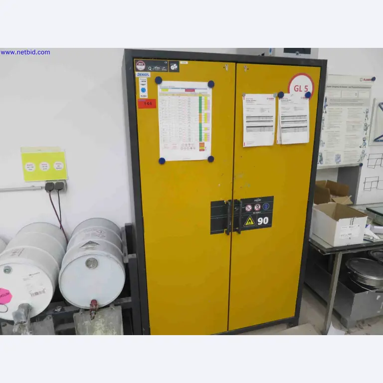 Máquinas CNC en buen estado para la fabricación de componentes metálicos de precisión-1
