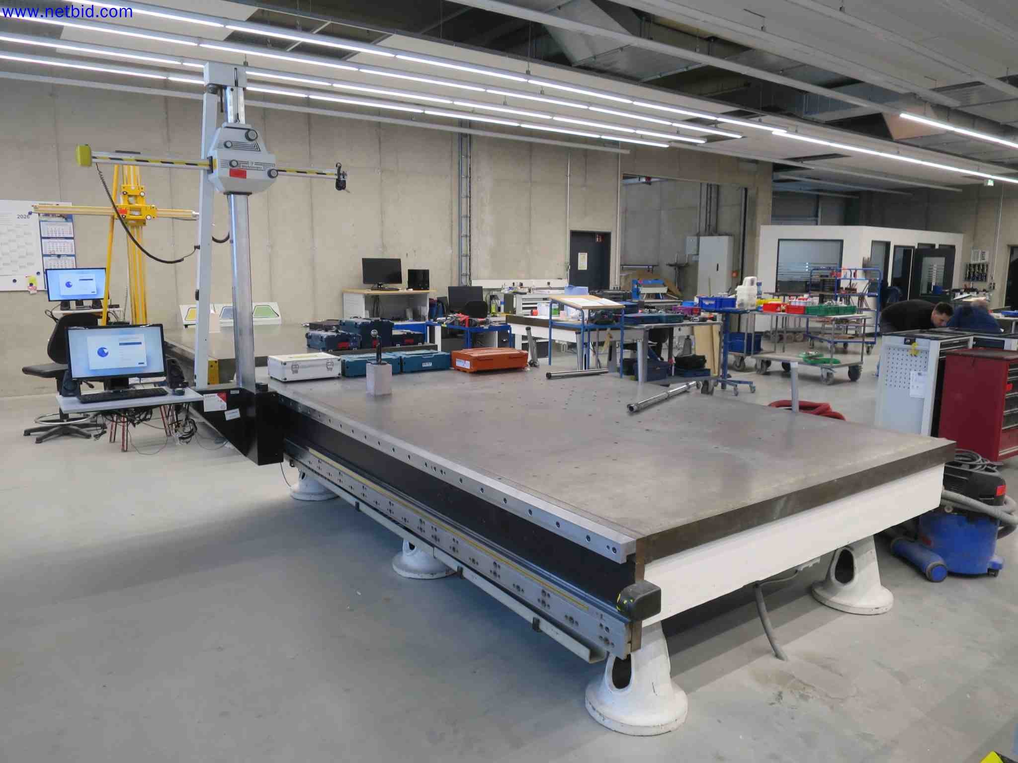 Máquinas CNC en buen estado para la fabricación de componentes metálicos de precisión-1