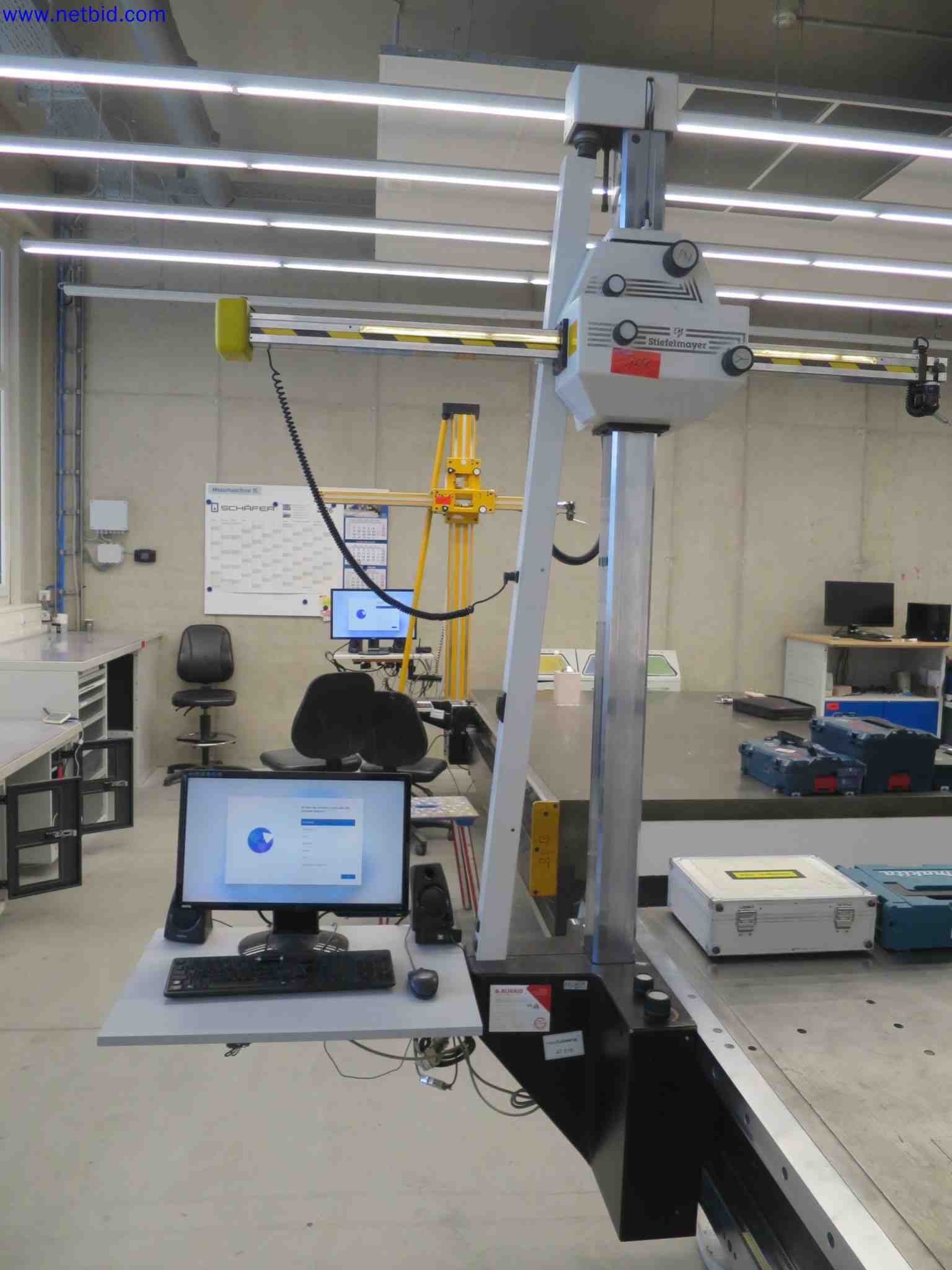 Máquinas CNC en buen estado para la fabricación de componentes metálicos de precisión-2