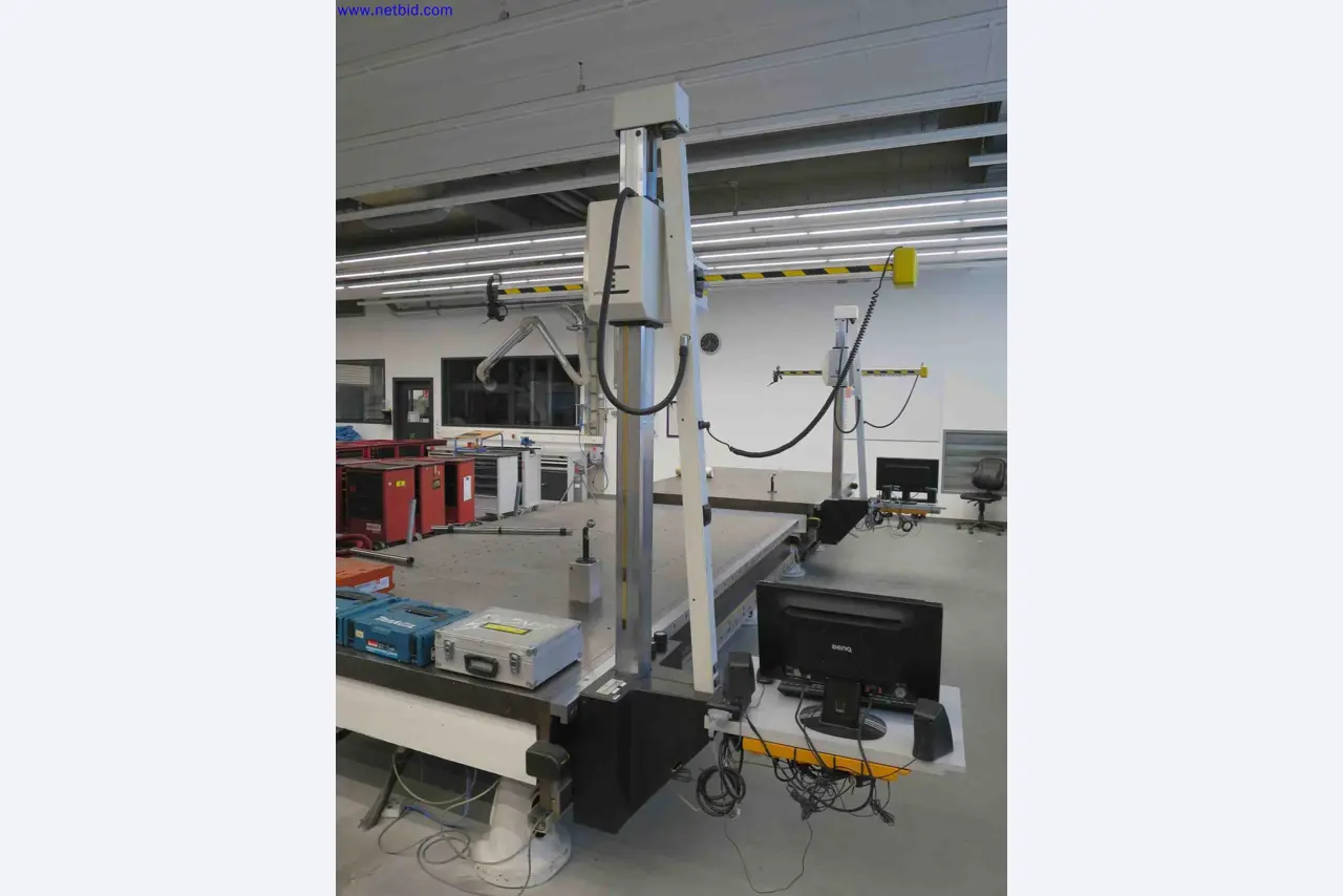 Máquinas CNC en buen estado para la fabricación de componentes metálicos de precisión-4