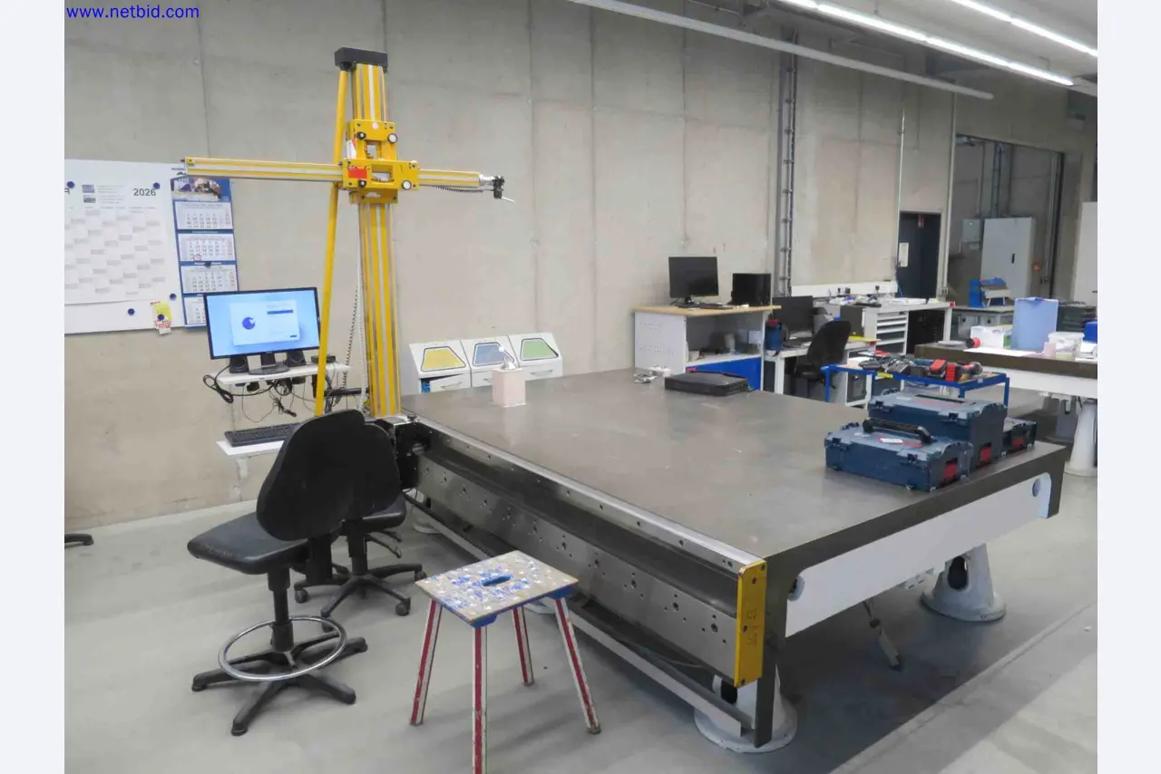 Máquinas CNC en buen estado para la fabricación de componentes metálicos de precisión-1