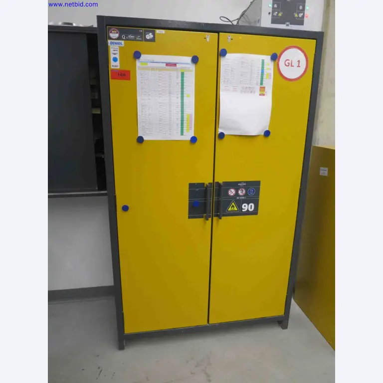 Well-maintained CNC machines for the production of precision metal components-1