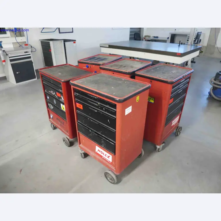 Well-maintained CNC machines for the production of precision metal components-1