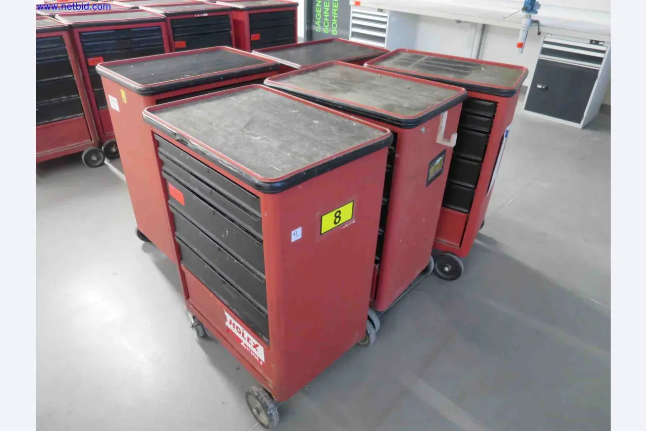 Well-maintained CNC machines for the production of precision metal components-2
