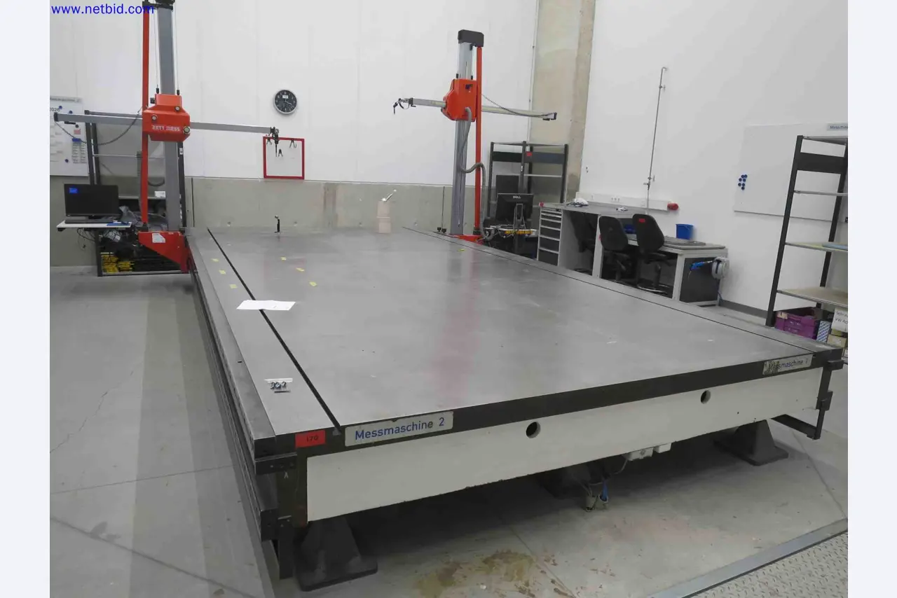 Máquinas CNC en buen estado para la fabricación de componentes metálicos de precisión-1