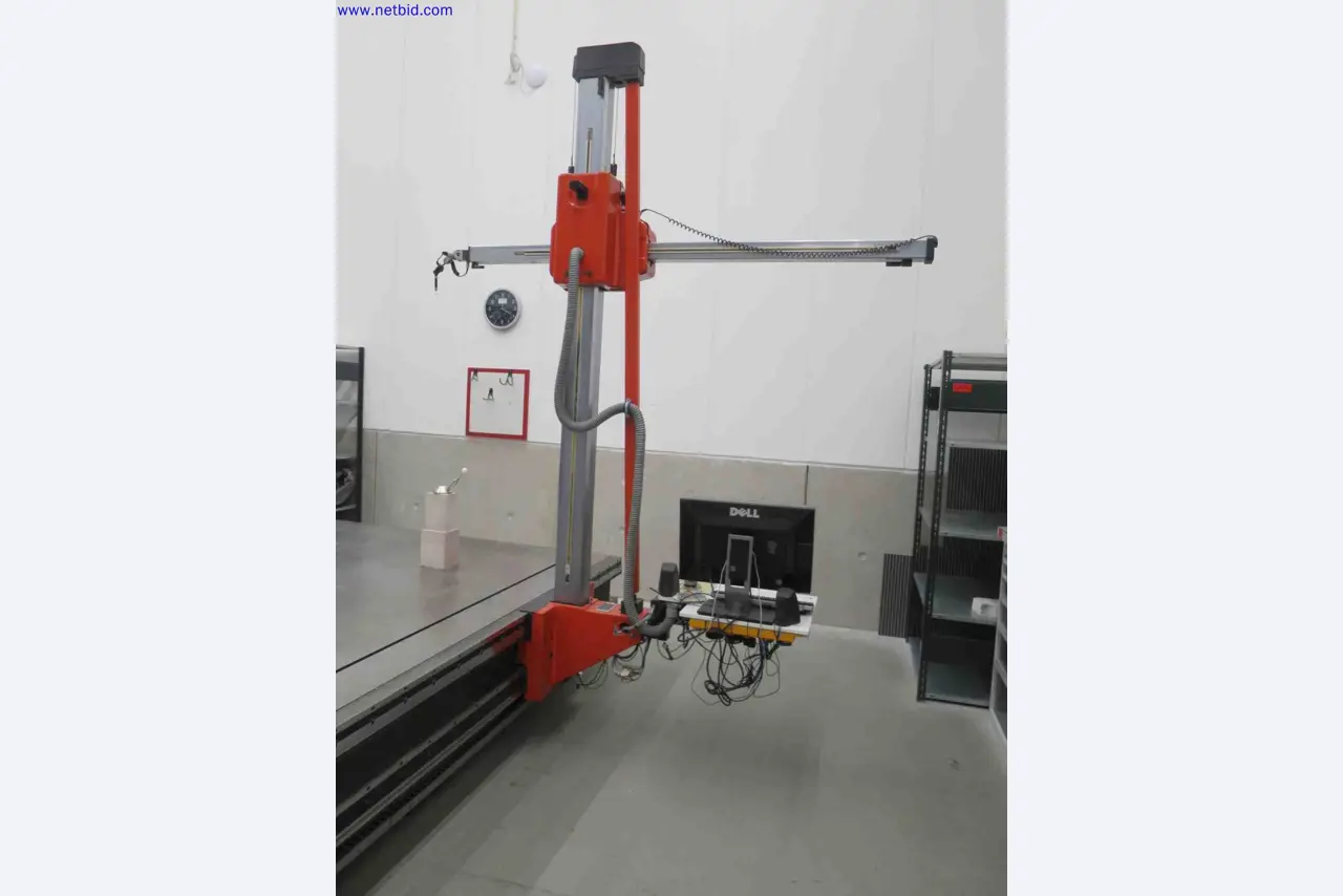 Máquinas CNC en buen estado para la fabricación de componentes metálicos de precisión-5