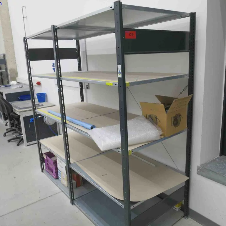 ca. 4 lfm. Metal Shelving Unit