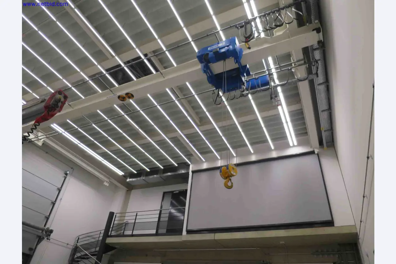 Máquinas CNC en buen estado para la fabricación de componentes metálicos de precisión-1