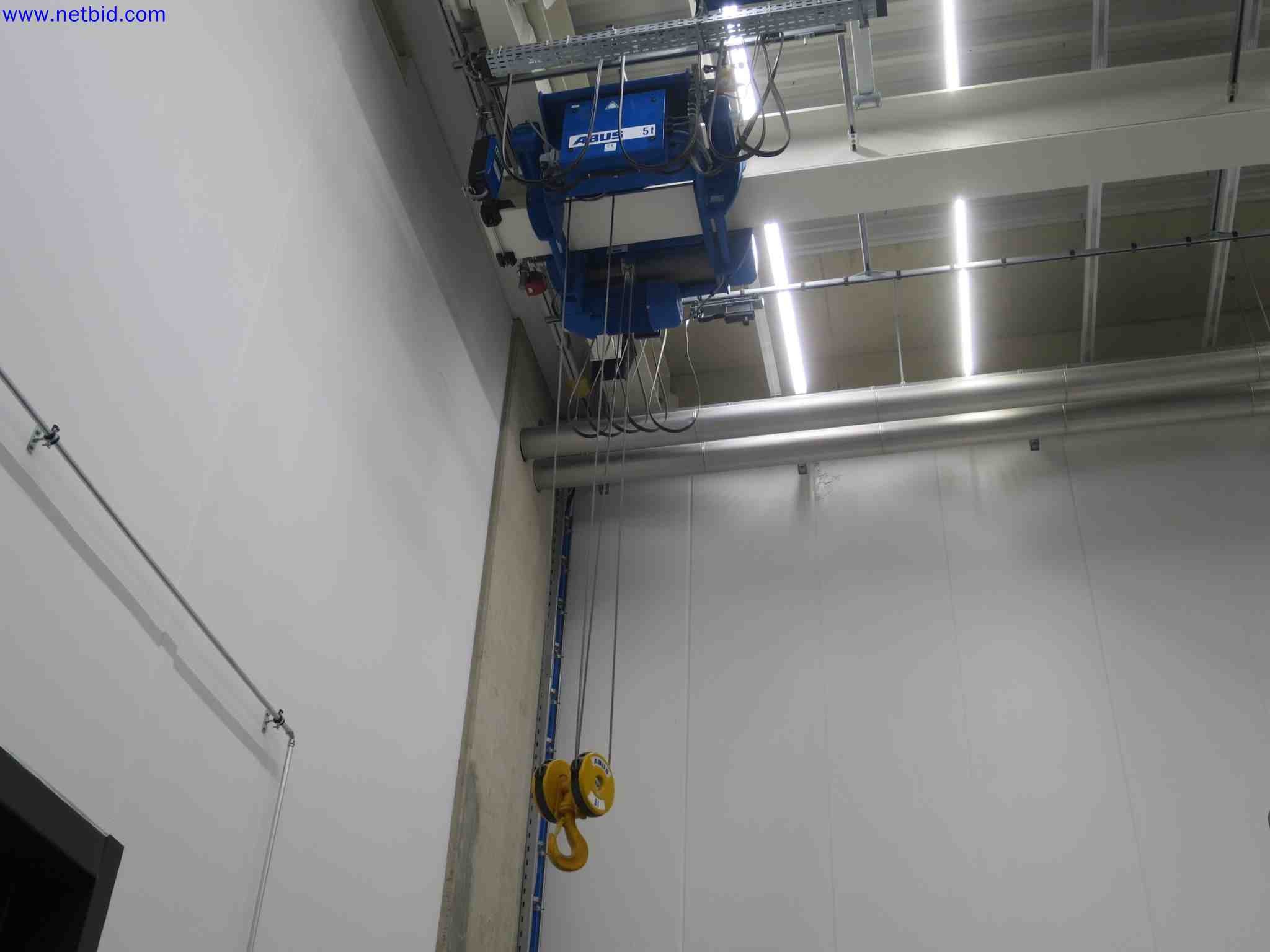 Máquinas CNC en buen estado para la fabricación de componentes metálicos de precisión-3