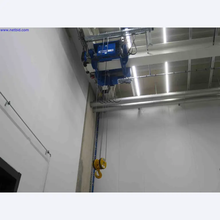 Máquinas CNC en buen estado para la fabricación de componentes metálicos de precisión-3