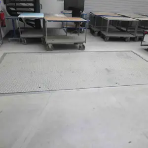 Scissor lift