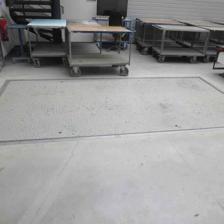 Scissor lift