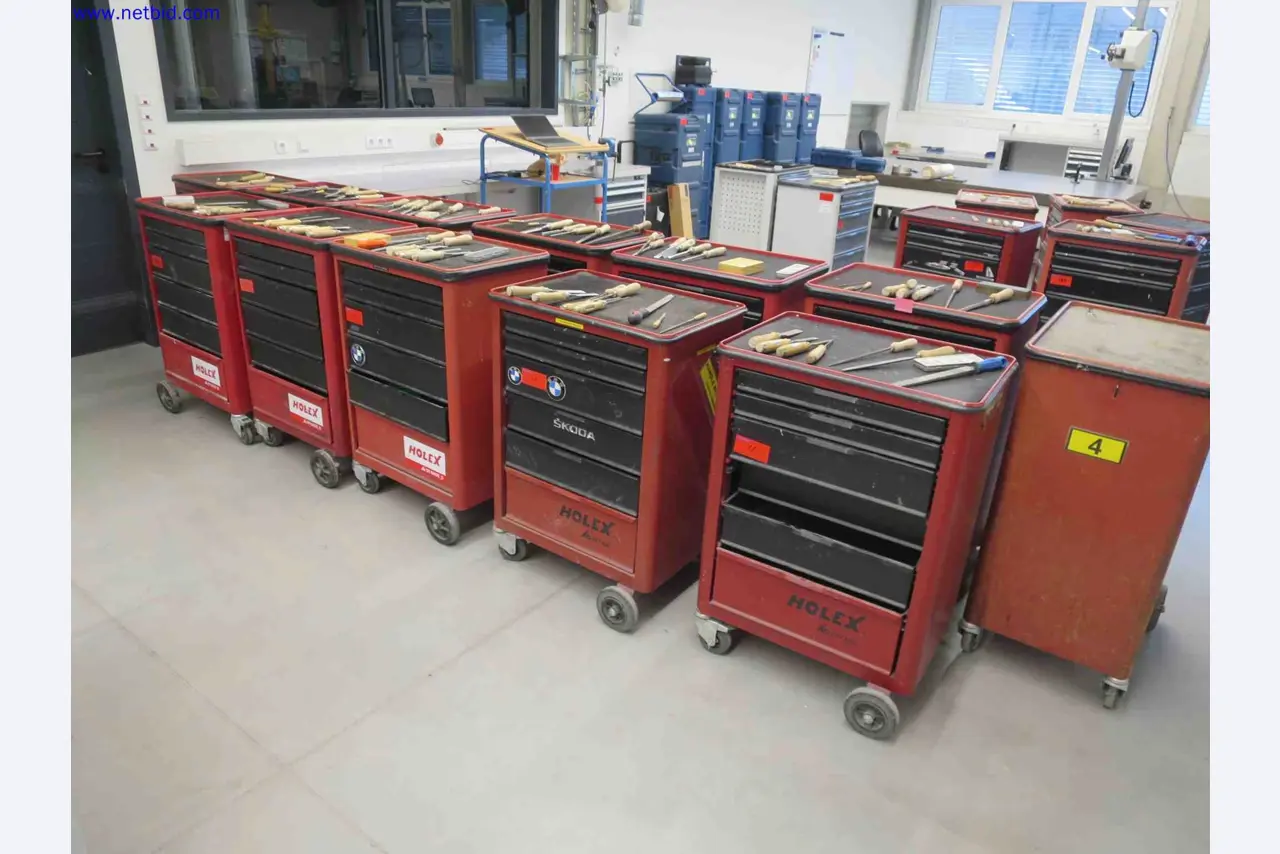 Machines CNC bien entretenues destinées à la fabrication de pièces métalliques de précision-1