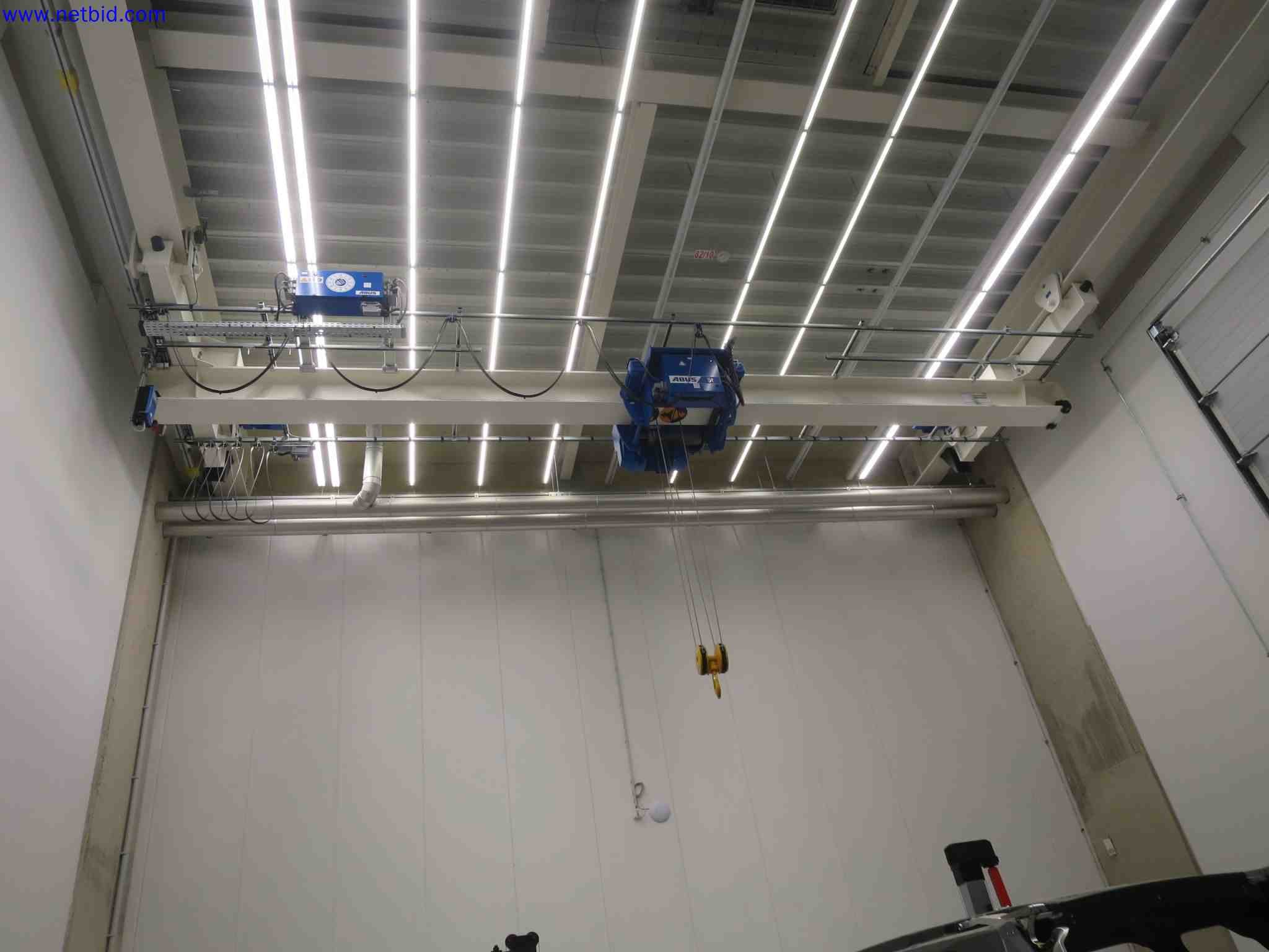 Máquinas CNC en buen estado para la fabricación de componentes metálicos de precisión-1