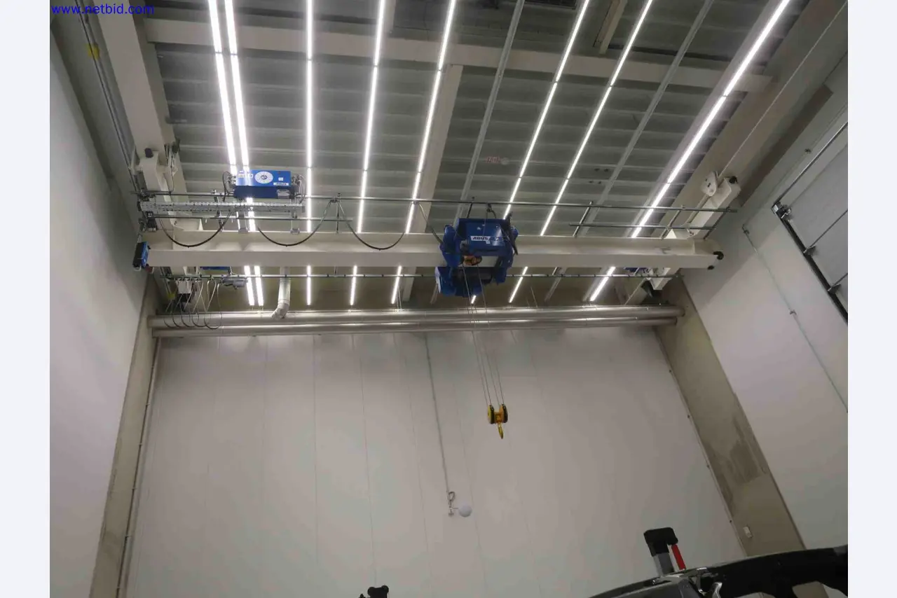 Máquinas CNC en buen estado para la fabricación de componentes metálicos de precisión-1