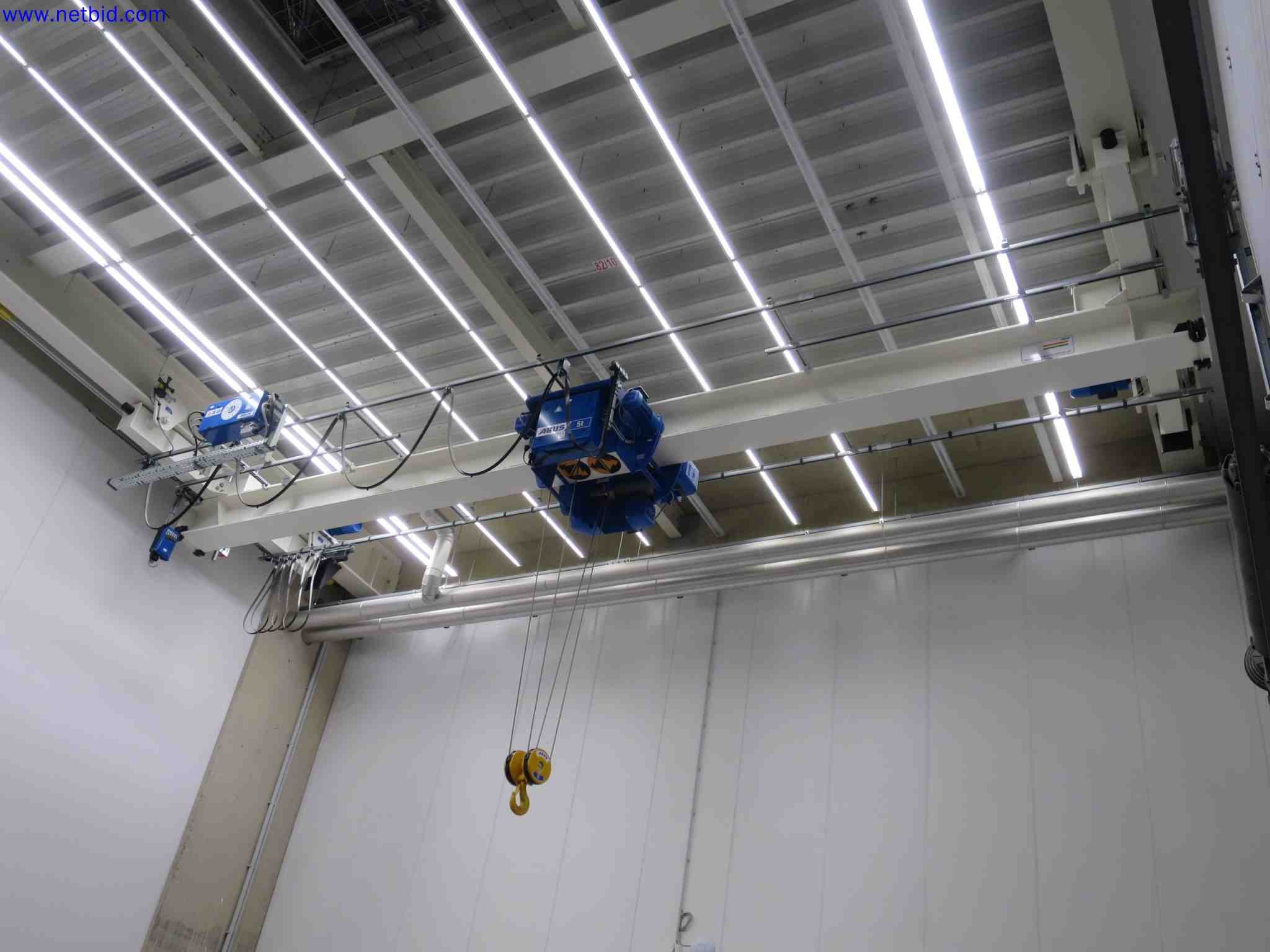 Máquinas CNC en buen estado para la fabricación de componentes metálicos de precisión-3