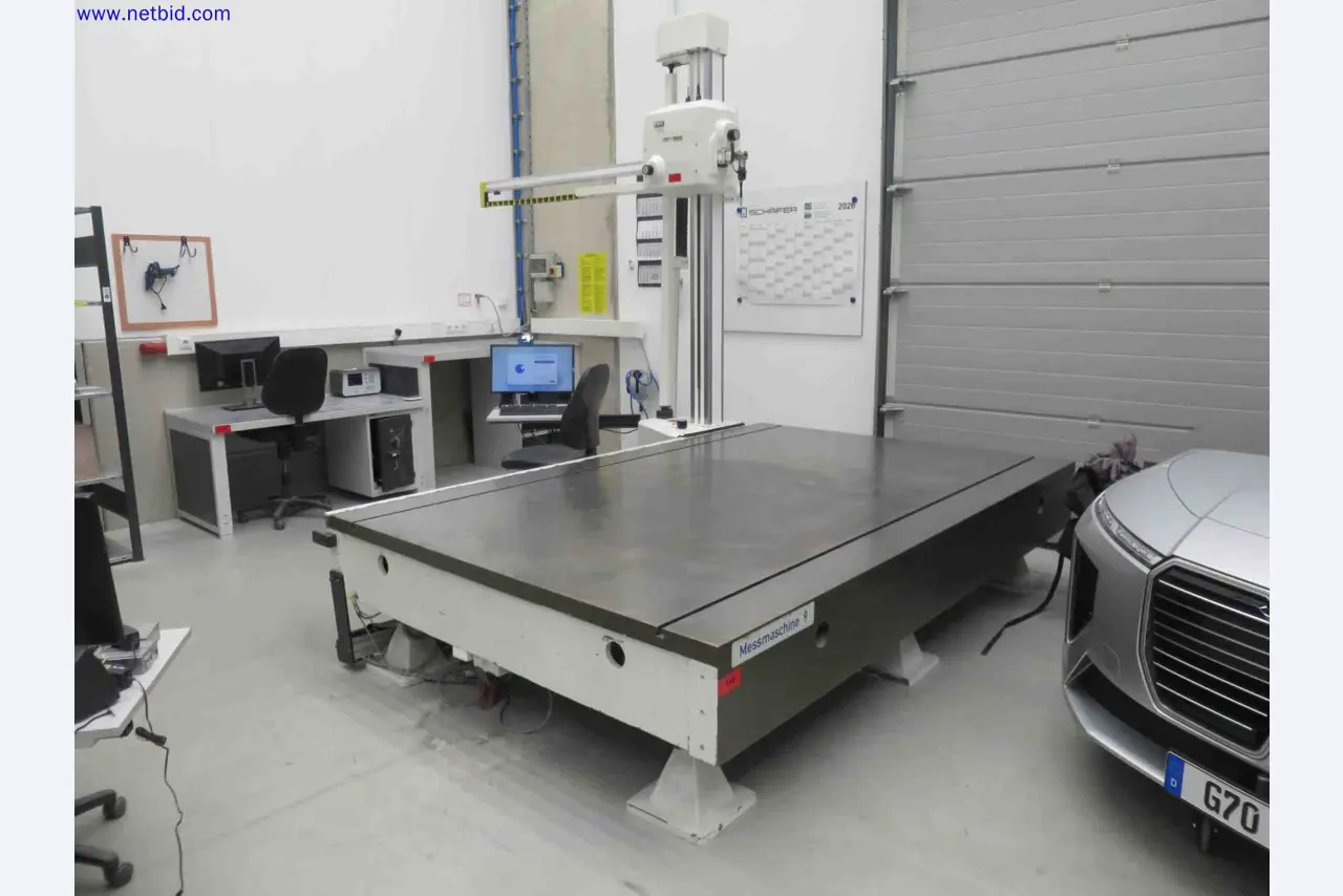 Máquinas CNC en buen estado para la fabricación de componentes metálicos de precisión-1