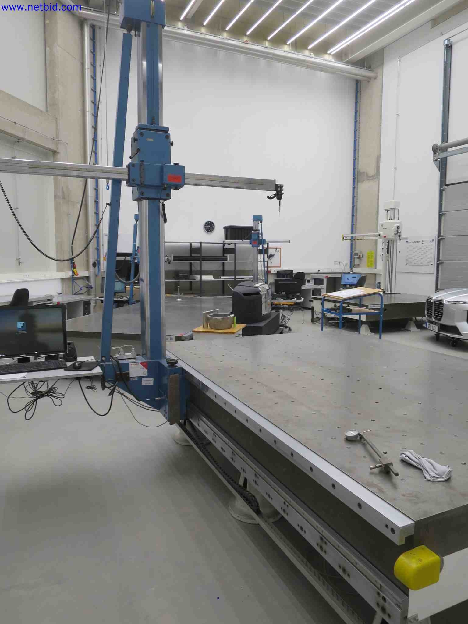Máquinas CNC en buen estado para la fabricación de componentes metálicos de precisión-1