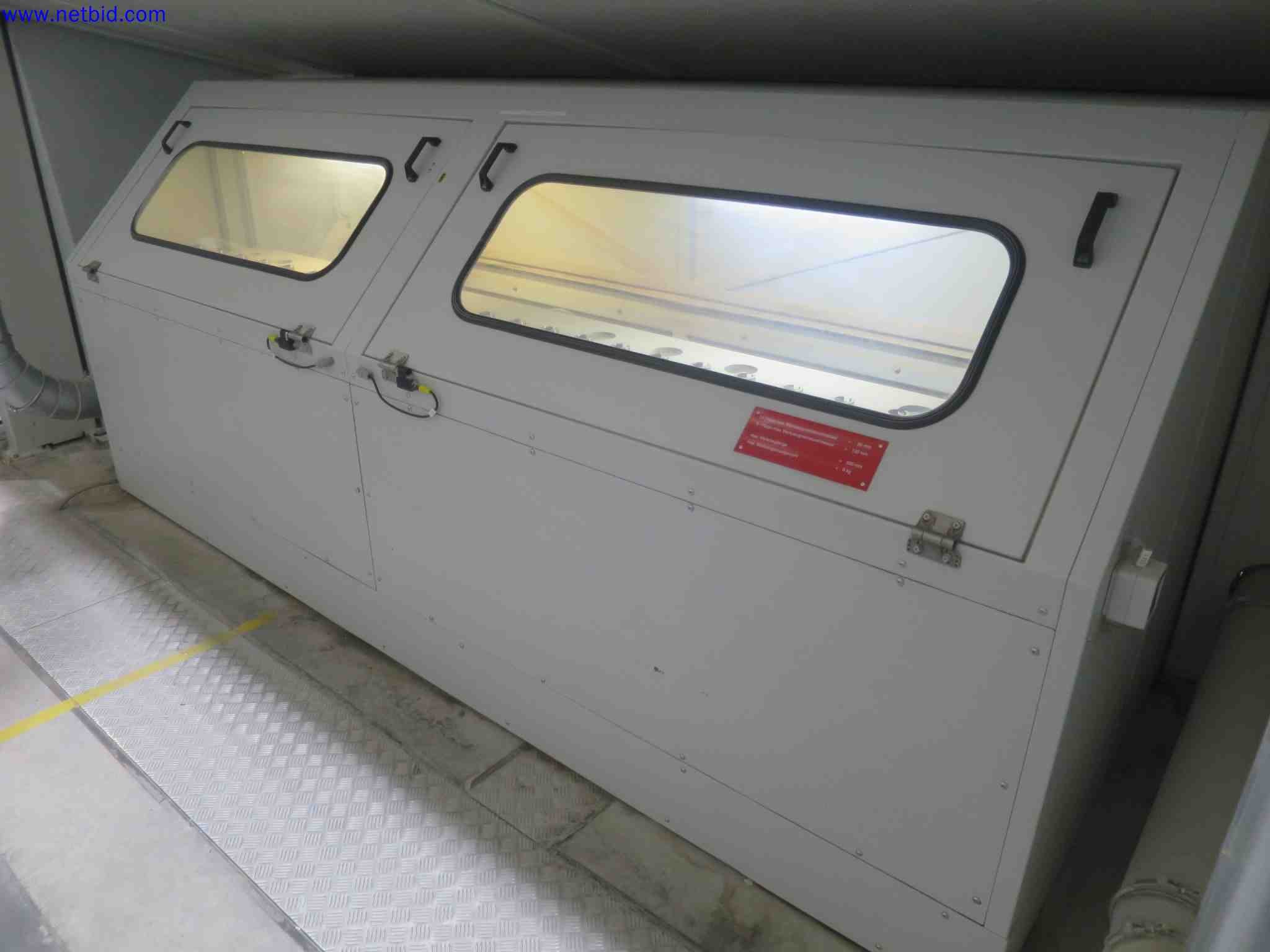 Machines CNC bien entretenues destinées à la fabrication de pièces métalliques de précision-12