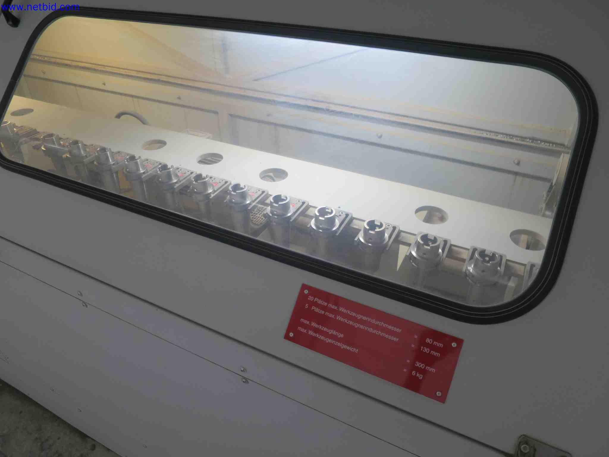Machines CNC bien entretenues destinées à la fabrication de pièces métalliques de précision-13