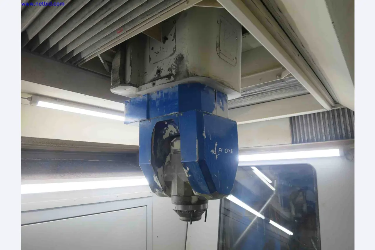 Machines CNC bien entretenues destinées à la fabrication de pièces métalliques de précision-5