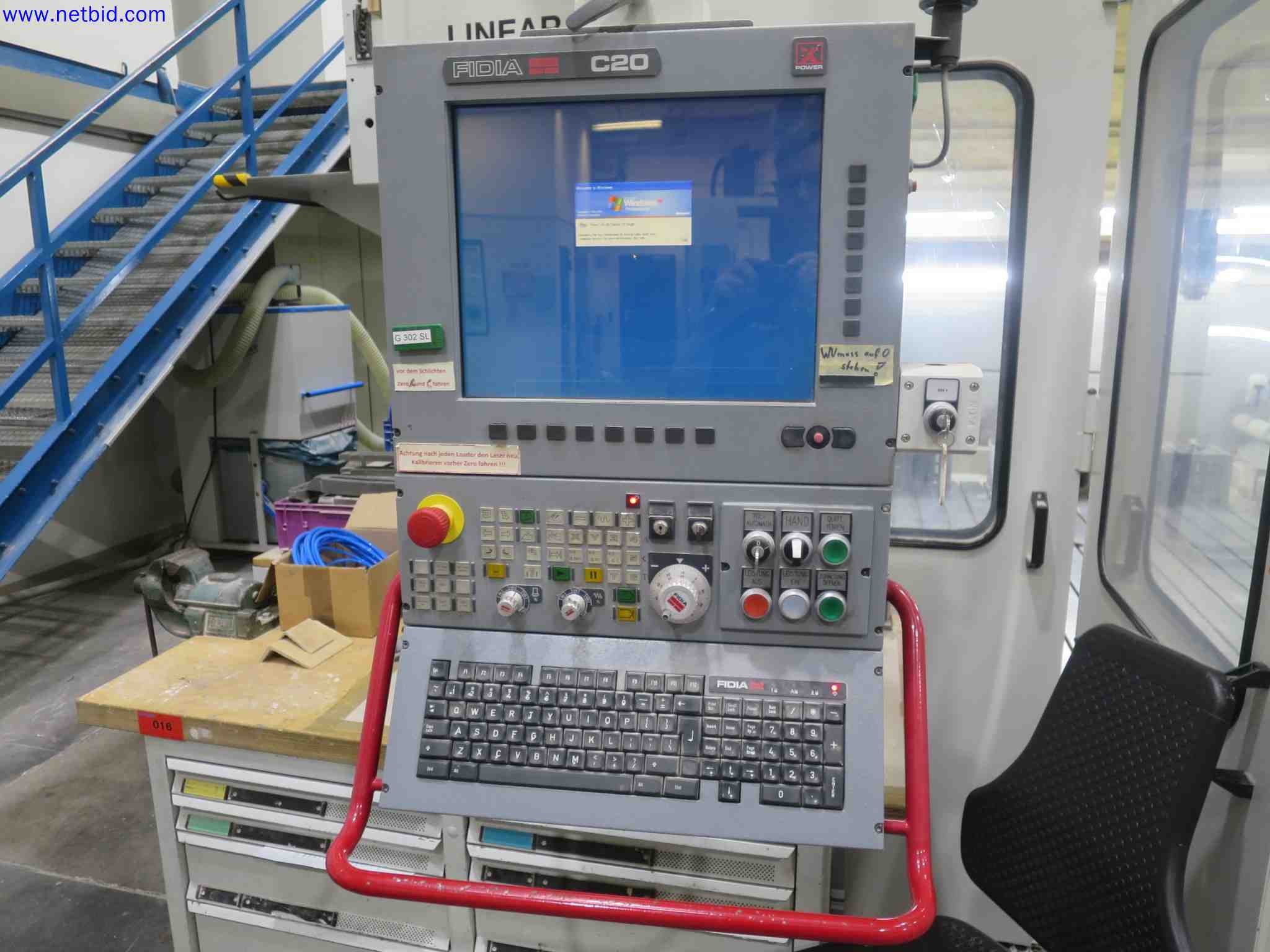 Machines CNC bien entretenues destinées à la fabrication de pièces métalliques de précision-8