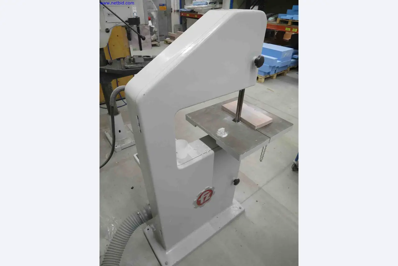 Machines CNC bien entretenues destinées à la fabrication de pièces métalliques de précision-3