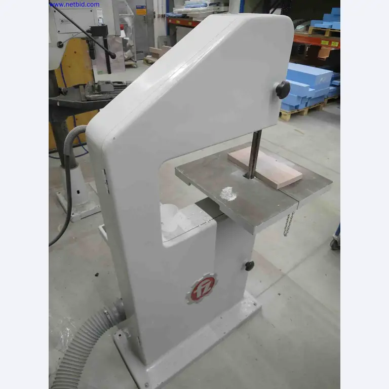 Machines CNC bien entretenues destinées à la fabrication de pièces métalliques de précision-3
