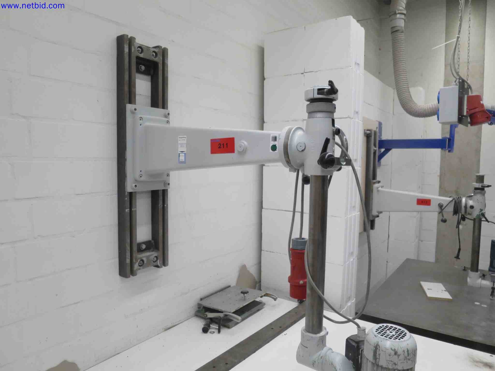 Machines CNC bien entretenues destinées à la fabrication de pièces métalliques de précision-1
