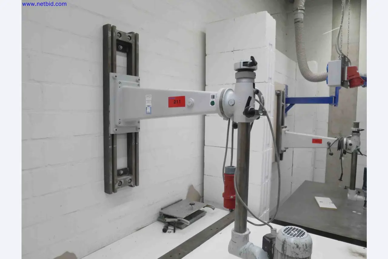 Machines CNC bien entretenues destinées à la fabrication de pièces métalliques de précision-1