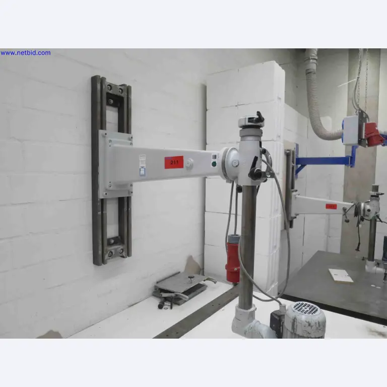 Machines CNC bien entretenues destinées à la fabrication de pièces métalliques de précision-1