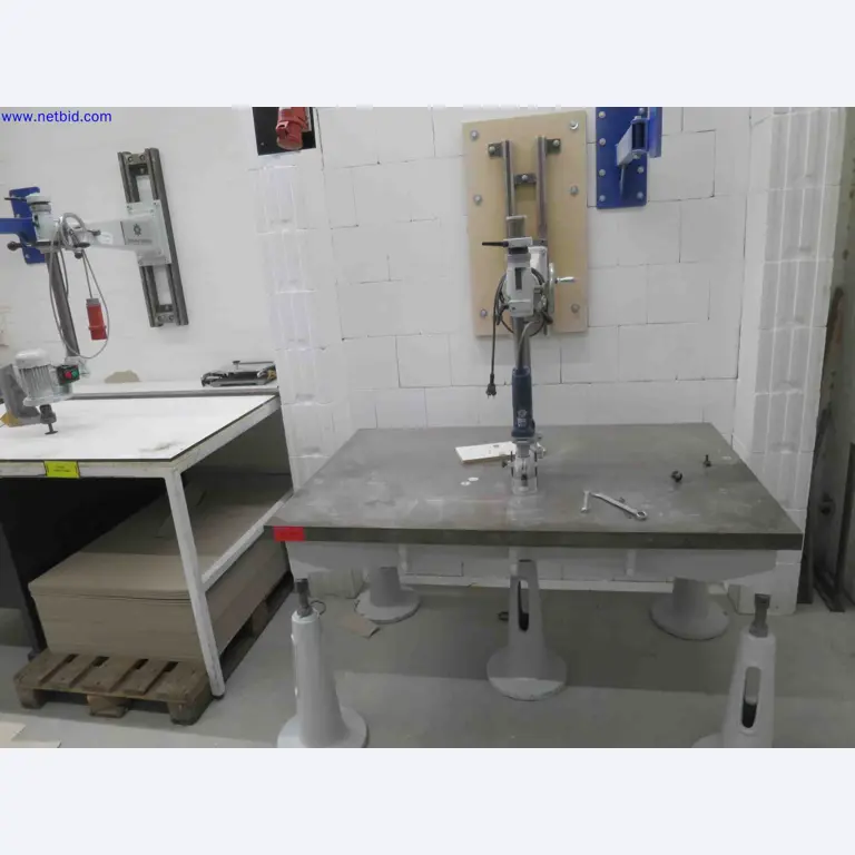 Machines CNC bien entretenues destinées à la fabrication de pièces métalliques de précision-2