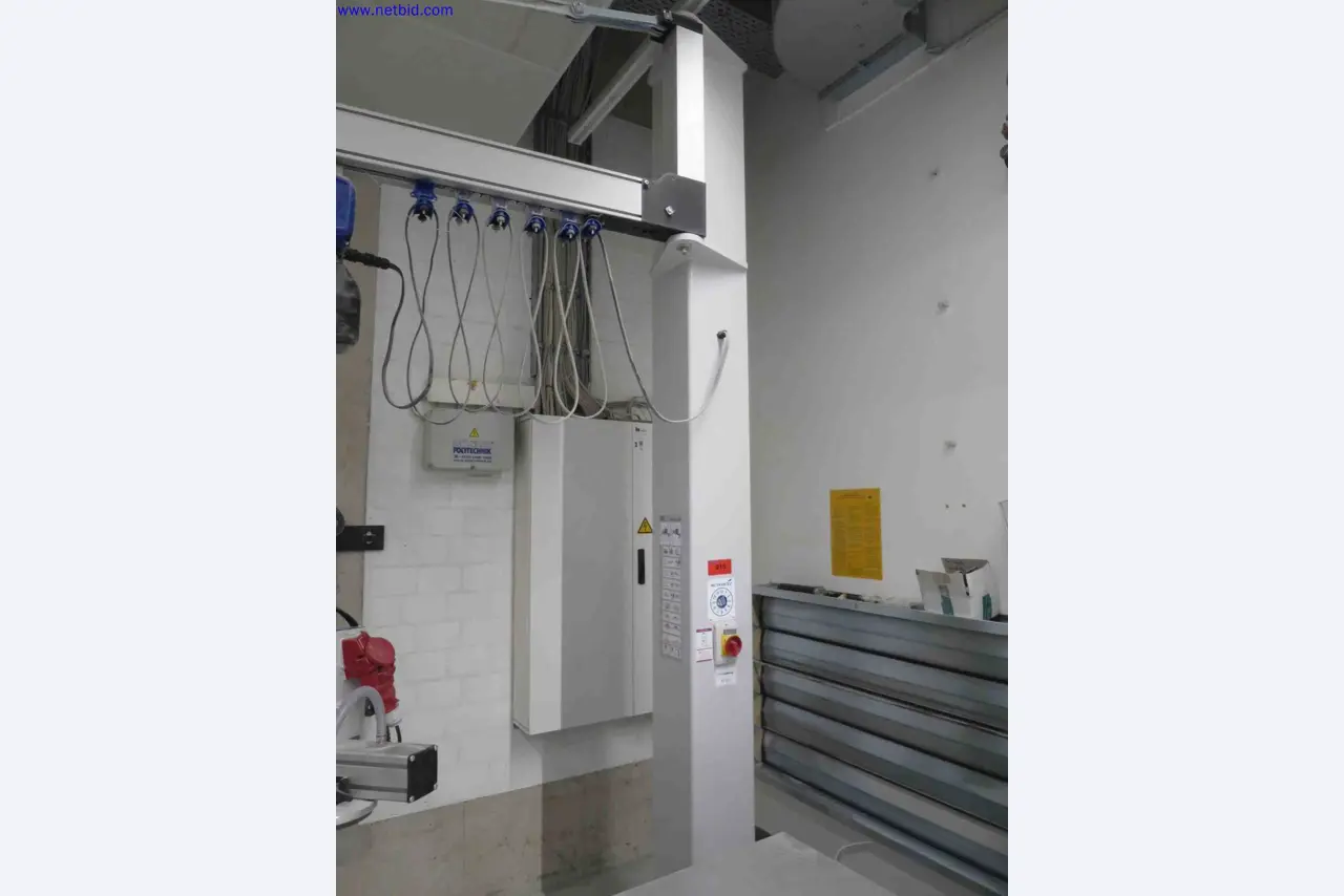 Máquinas CNC en buen estado para la fabricación de componentes metálicos de precisión-1
