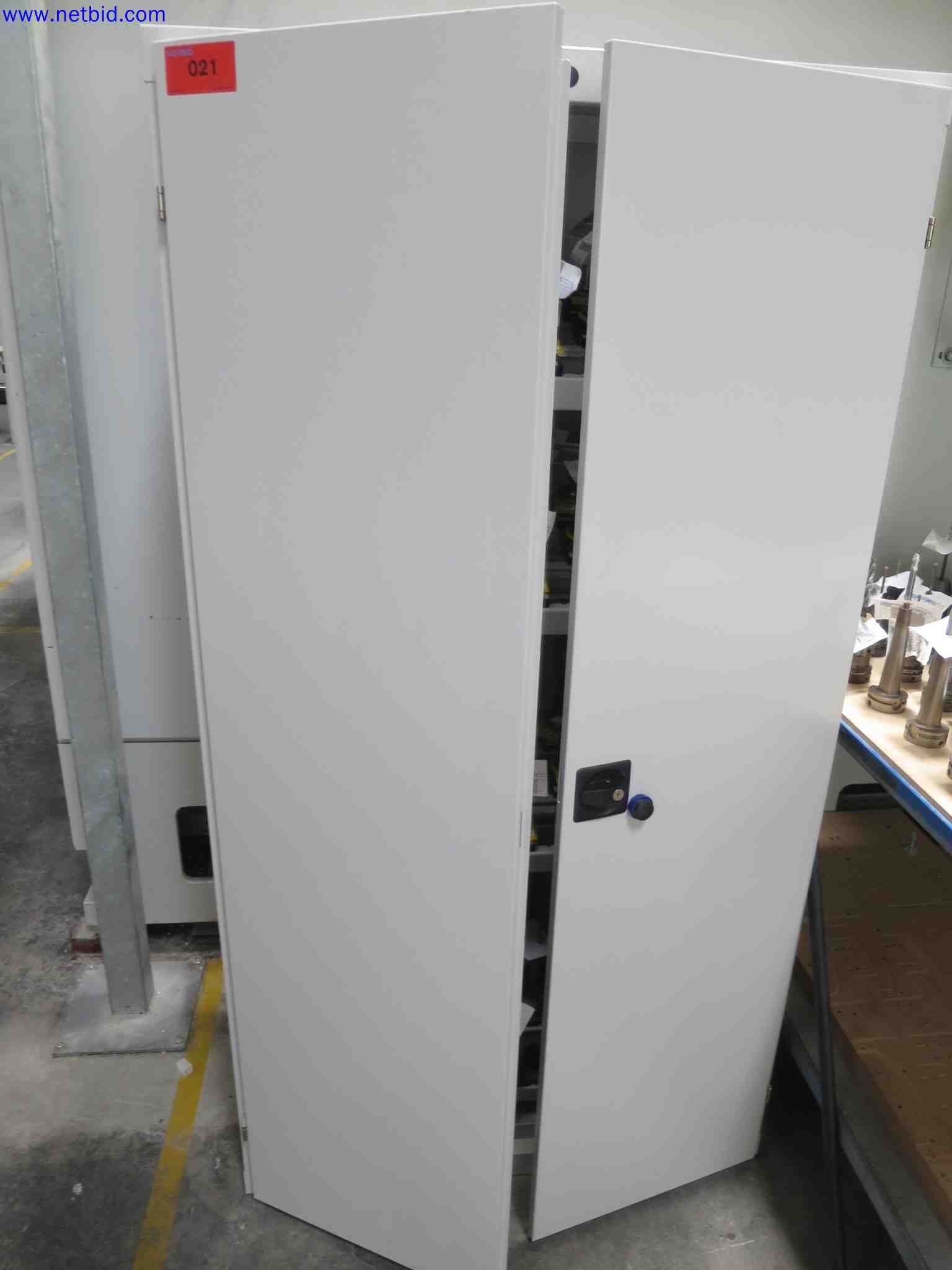 Máquinas CNC en buen estado para la fabricación de componentes metálicos de precisión-2