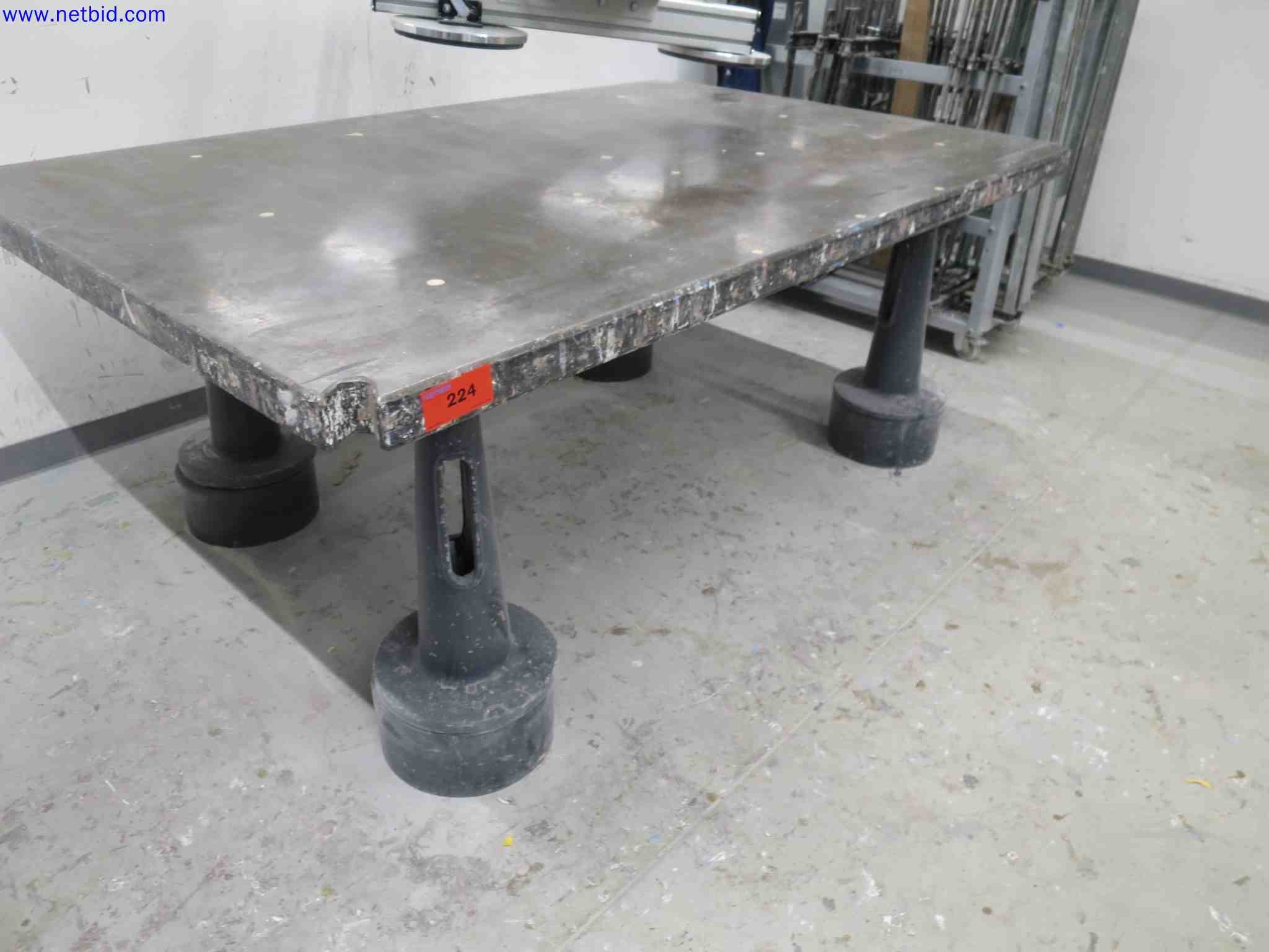 Machines CNC bien entretenues destinées à la fabrication de pièces métalliques de précision-1