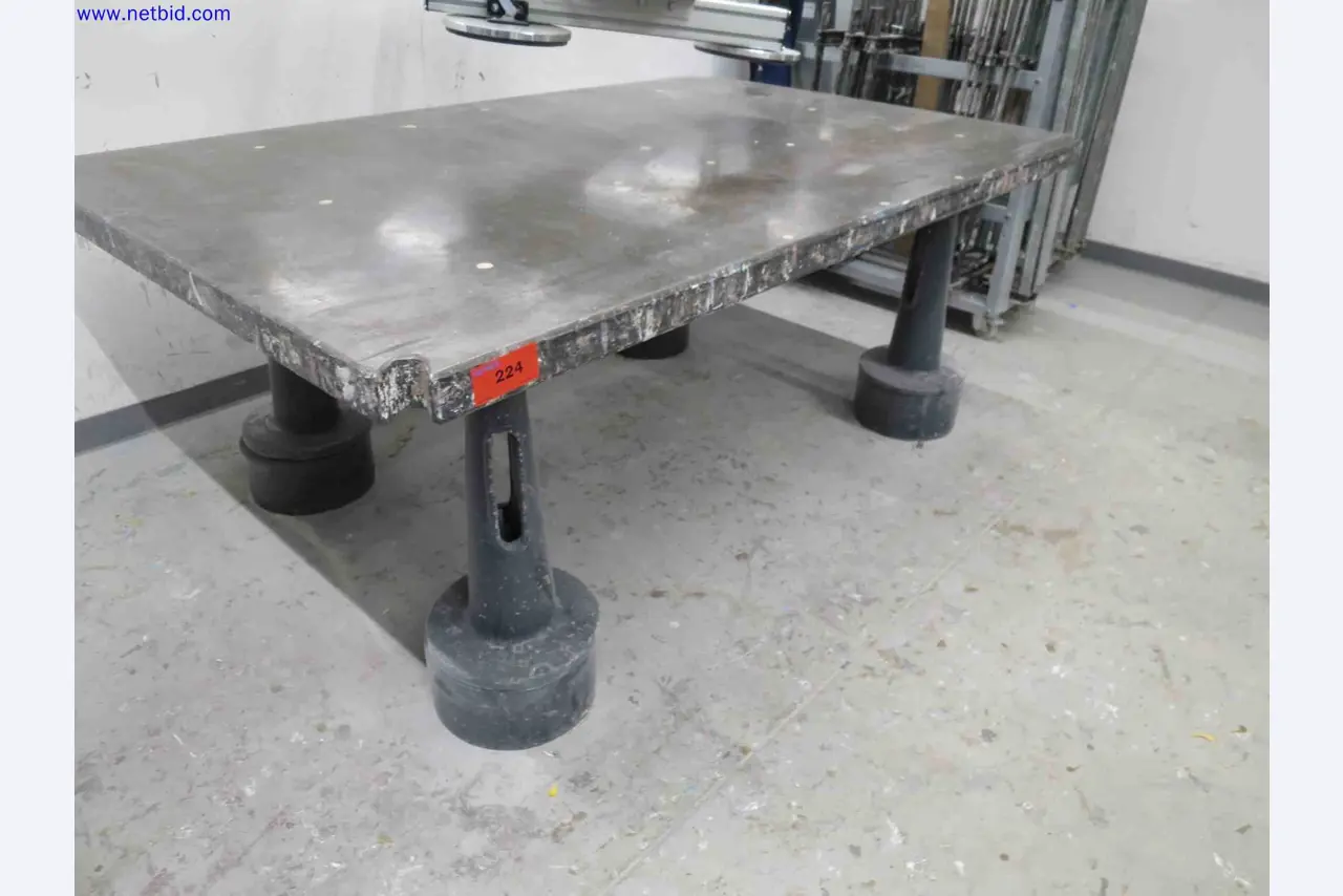 Machines CNC bien entretenues destinées à la fabrication de pièces métalliques de précision-1