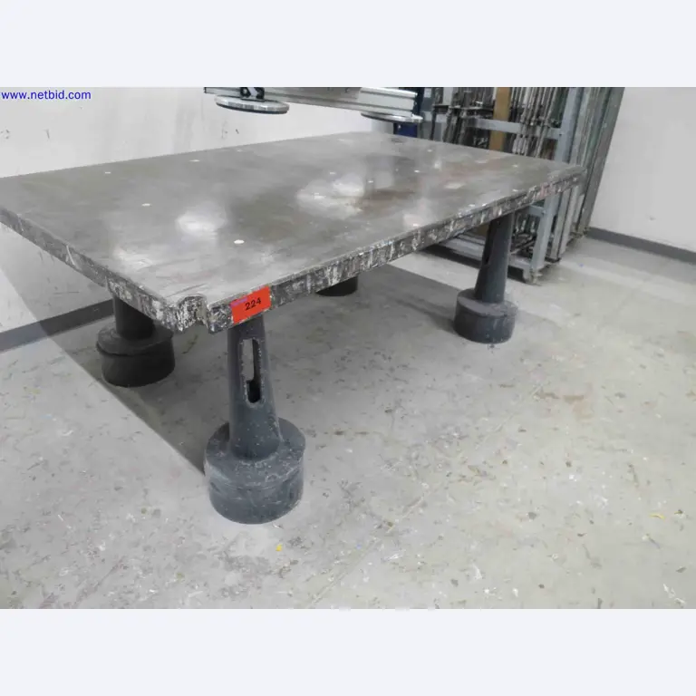 Machines CNC bien entretenues destinées à la fabrication de pièces métalliques de précision-1