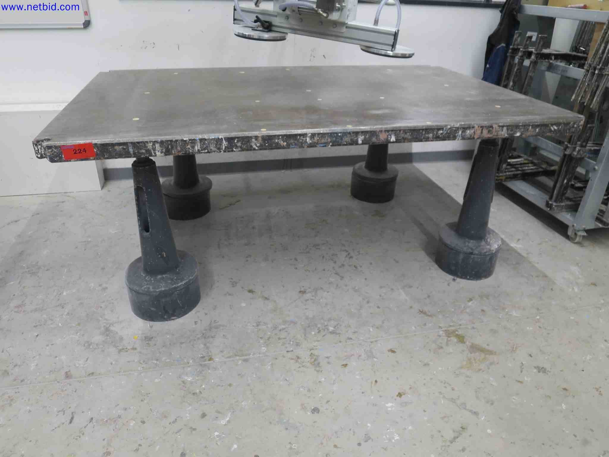 Machines CNC bien entretenues destinées à la fabrication de pièces métalliques de précision-2