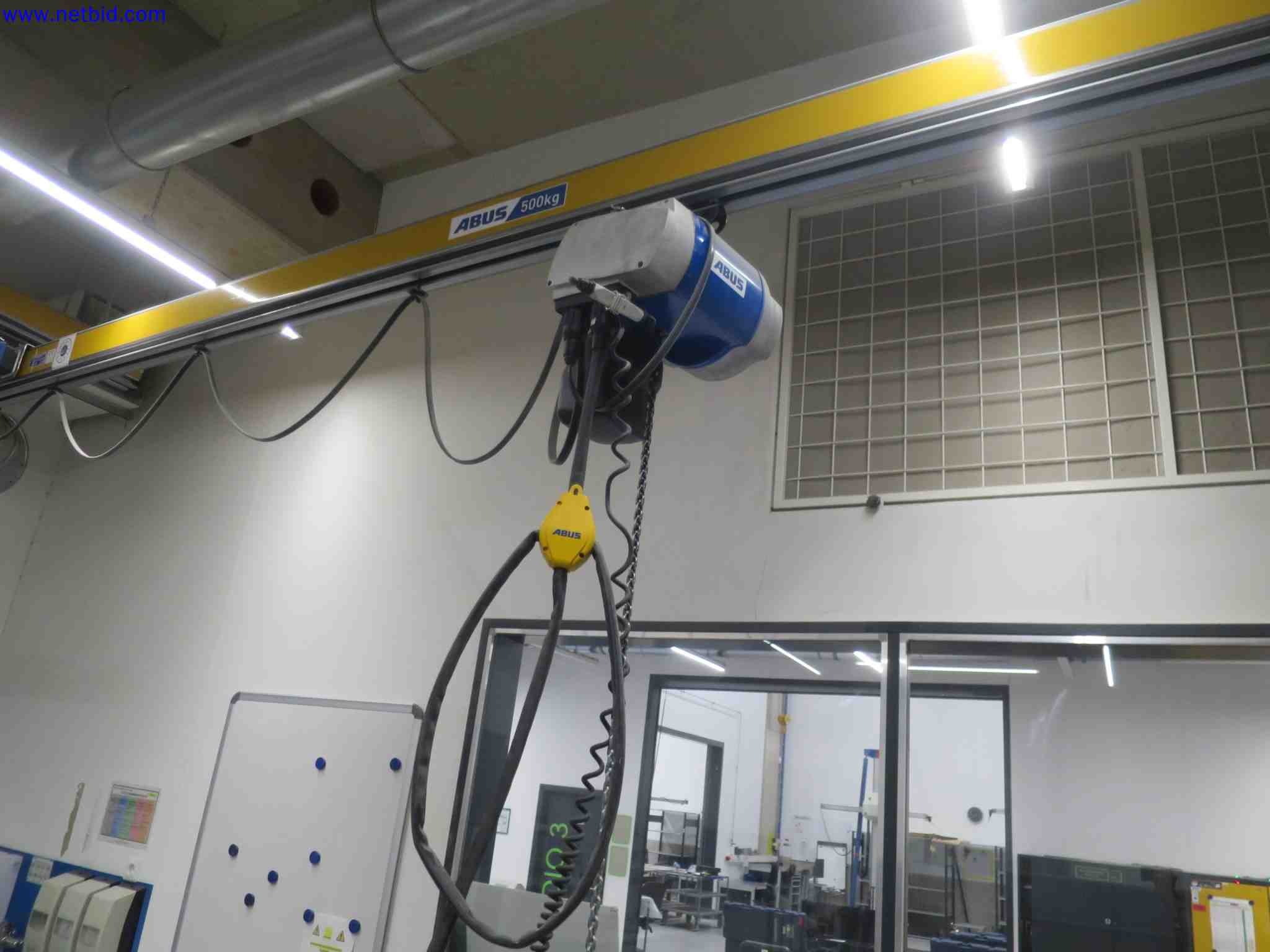 Machines CNC bien entretenues destinées à la fabrication de pièces métalliques de précision-1