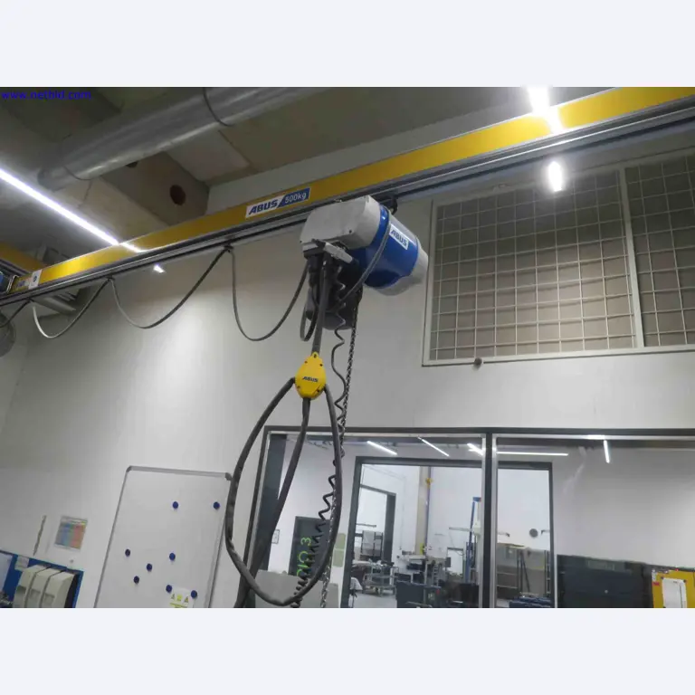 Machines CNC bien entretenues destinées à la fabrication de pièces métalliques de précision-1