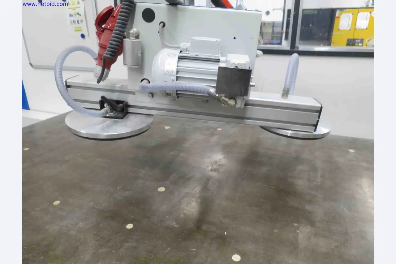 Machines CNC bien entretenues destinées à la fabrication de pièces métalliques de précision-3