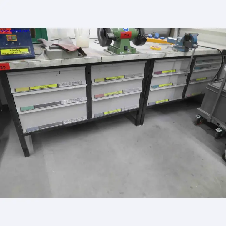 Machines CNC bien entretenues destinées à la fabrication de pièces métalliques de précision-1