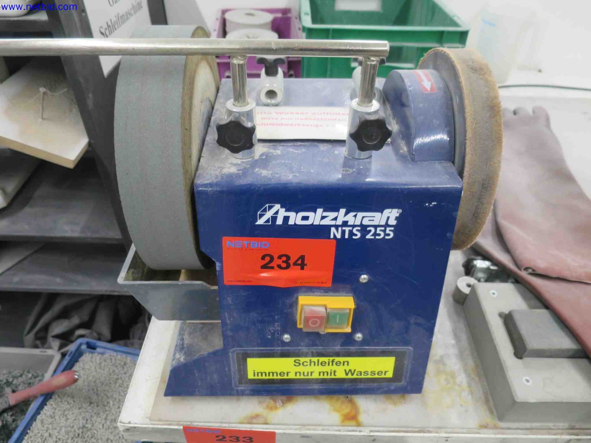 Machines CNC bien entretenues destinées à la fabrication de pièces métalliques de précision-1