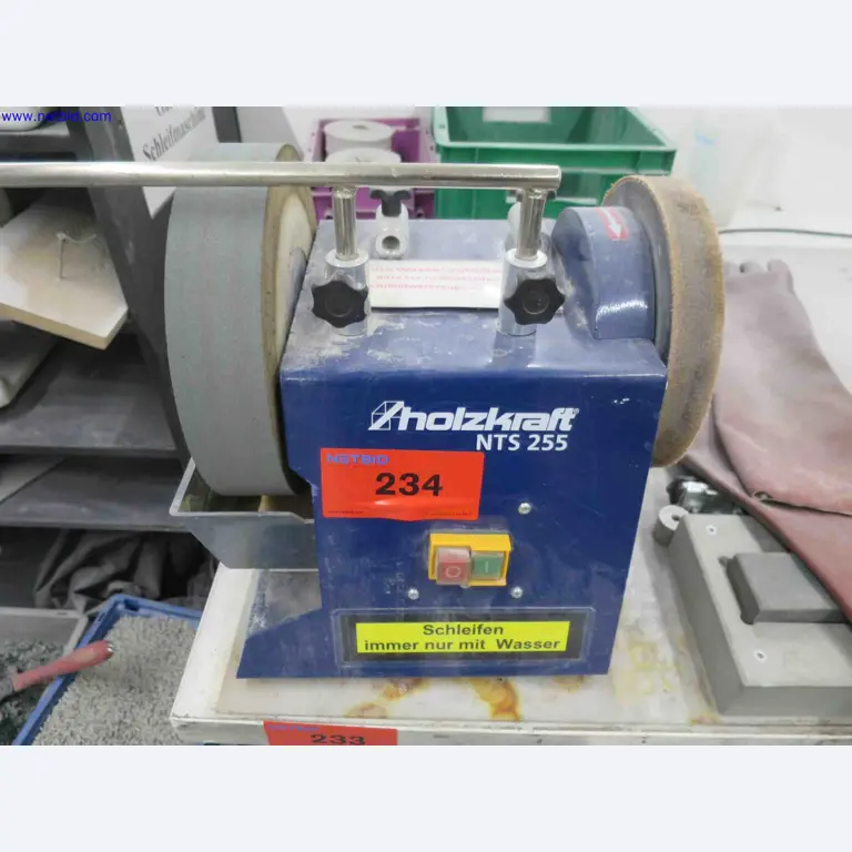 Machines CNC bien entretenues destinées à la fabrication de pièces métalliques de précision-1