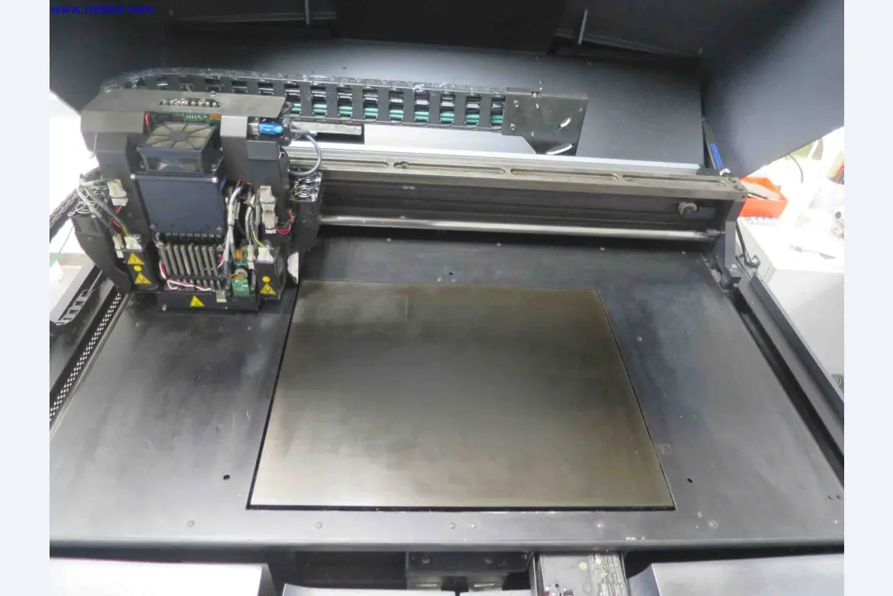 Machines CNC bien entretenues destinées à la fabrication de pièces métalliques de précision-3