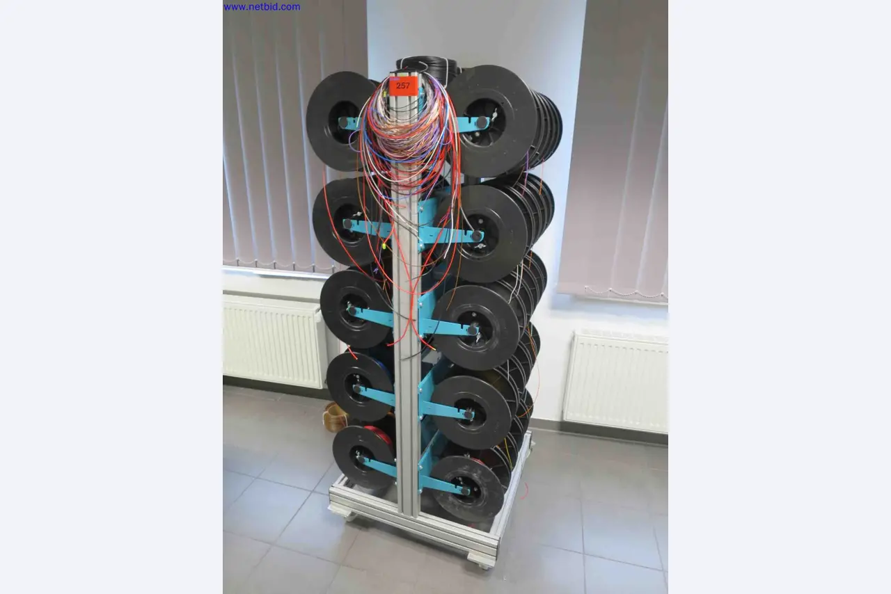 Machines CNC bien entretenues destinées à la fabrication de pièces métalliques de précision-1