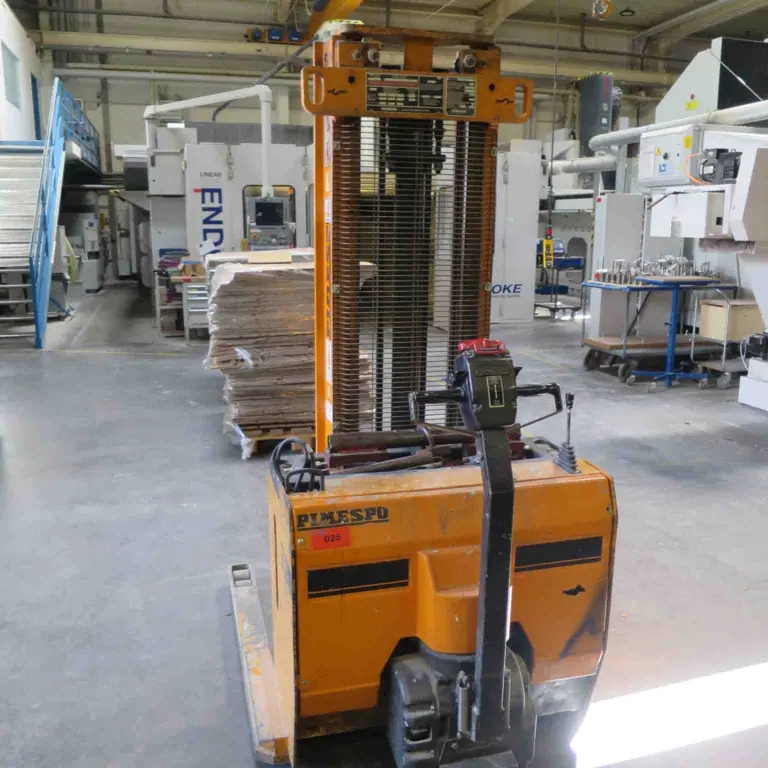 Electric high-lift pallet truck (to be released at a later date) Pimespo CIS20-2950