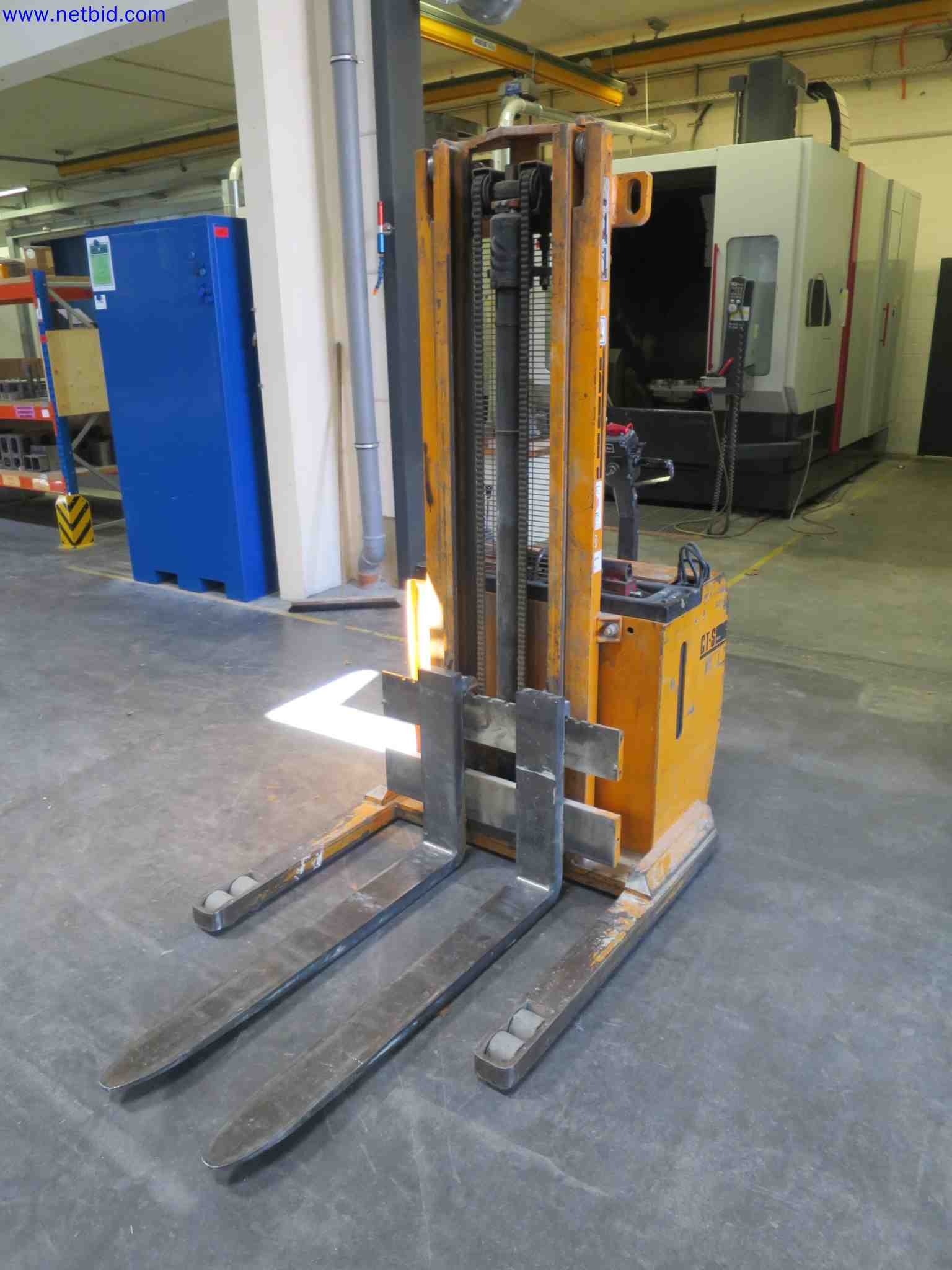 Máquinas CNC en buen estado para la fabricación de componentes metálicos de precisión-2