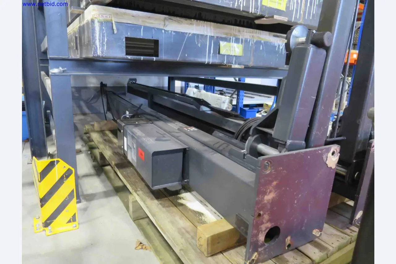 Machines CNC bien entretenues destinées à la fabrication de pièces métalliques de précision-2
